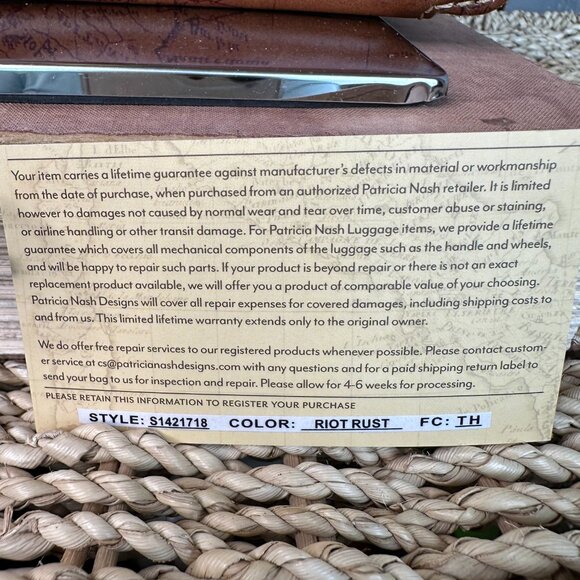 Patricia Nash Bianco Map Leather Wristlet Crossbody Riot Rust NWT - Picture 2 of 16